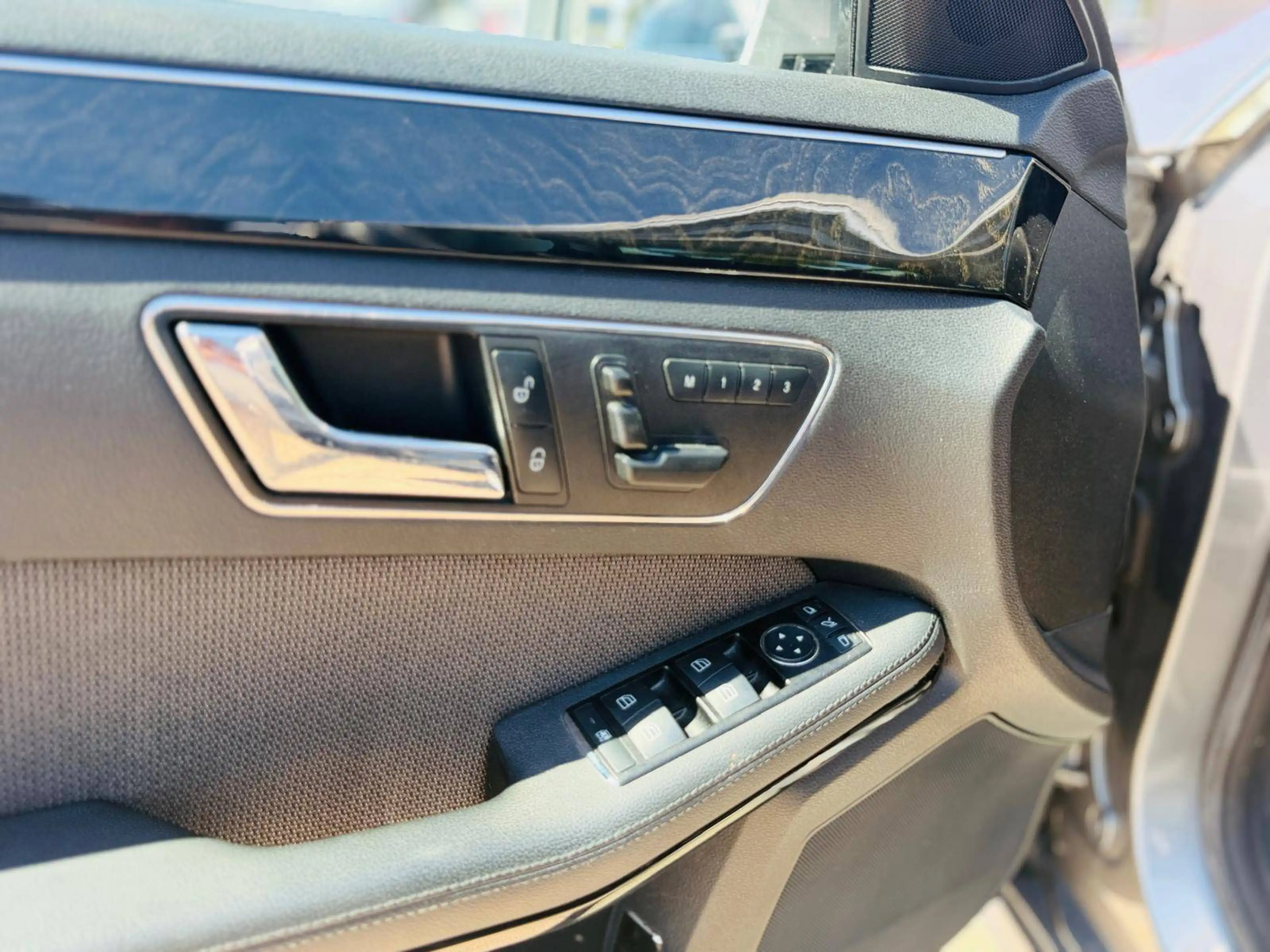 Mercedes-Benz E 350 E 350 CDI BlueEfficiency 4Matic TÜV 09/27 — photo 14