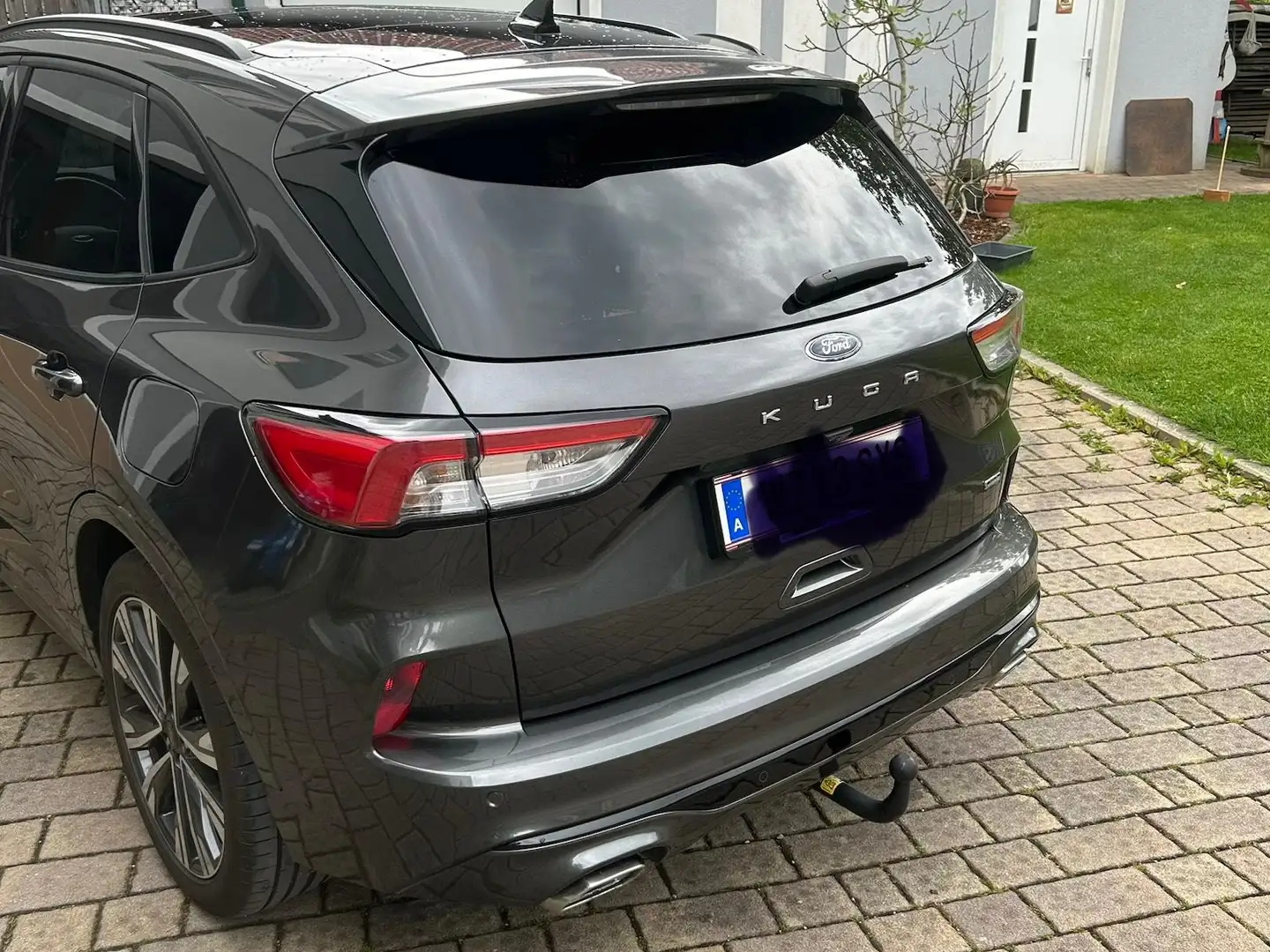 Ford Kuga ST-Line X Grau - 2