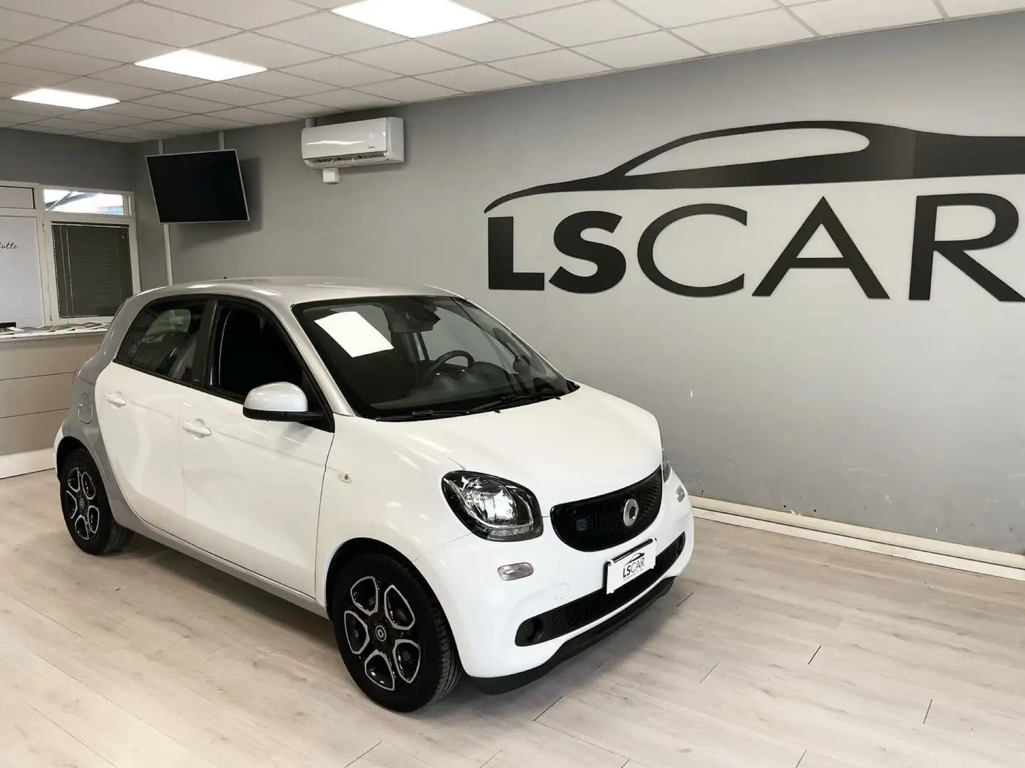 smart forFour eq Passion~UniPro~Iva Esposta~Italiana~Promo Finan Nero - 1