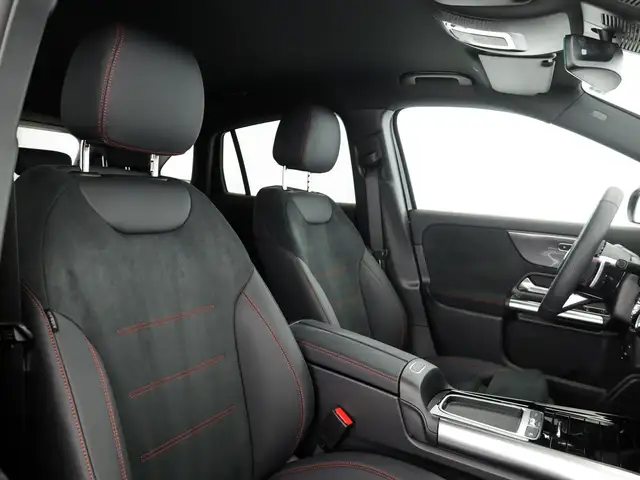 Mercedes-Benz Gla view 10