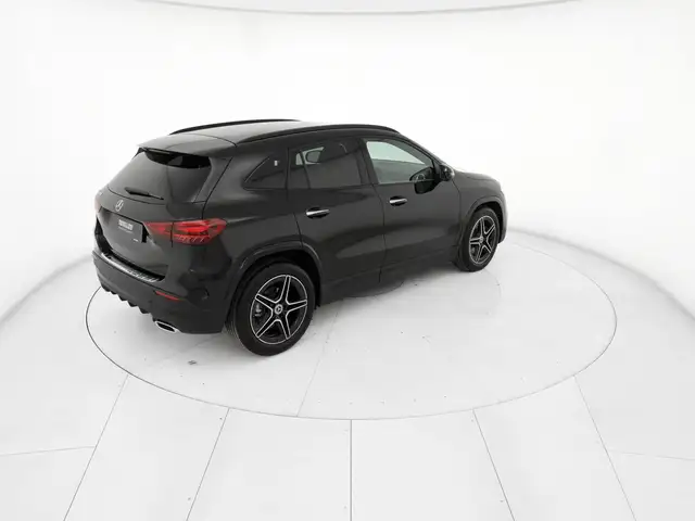 Mercedes-Benz Gla view 4
