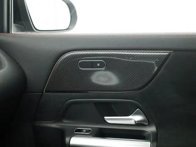 Mercedes-Benz Gla view 14