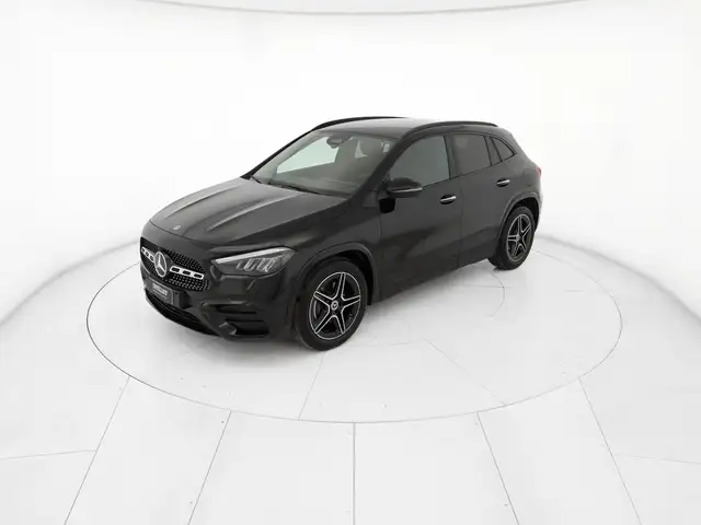 Mercedes-Benz Gla view 2