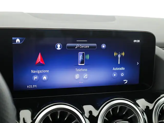 Mercedes-Benz Gla view 13