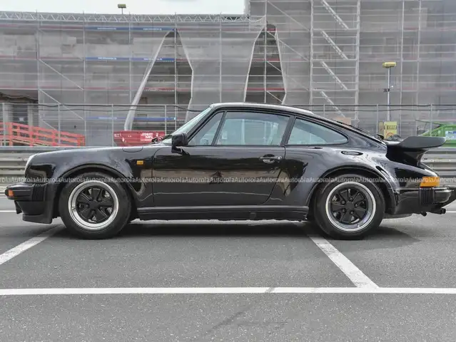Porsche 911 Turbo (930)