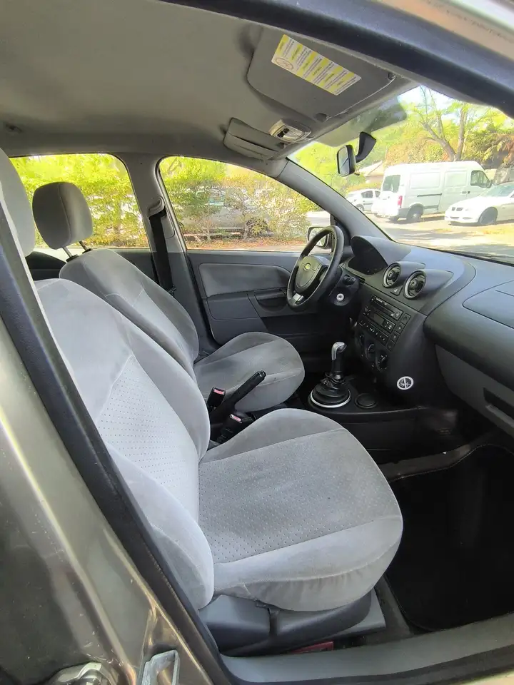 Ford Fiesta 5 portes — photo 5