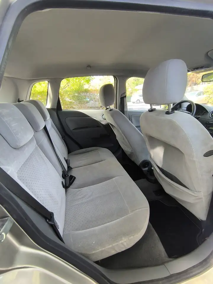 Ford Fiesta 5 portes — photo 6