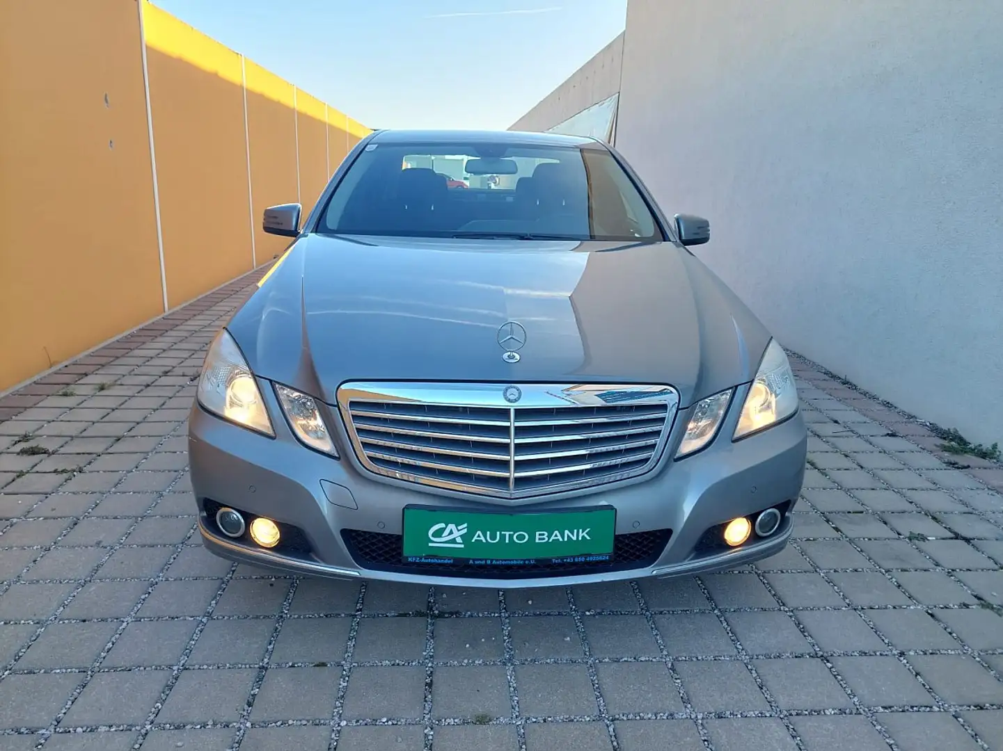 Mercedes-Benz E 220 Avantgarde BlueEfficiency CDI Sofort Kredit Grau - 2