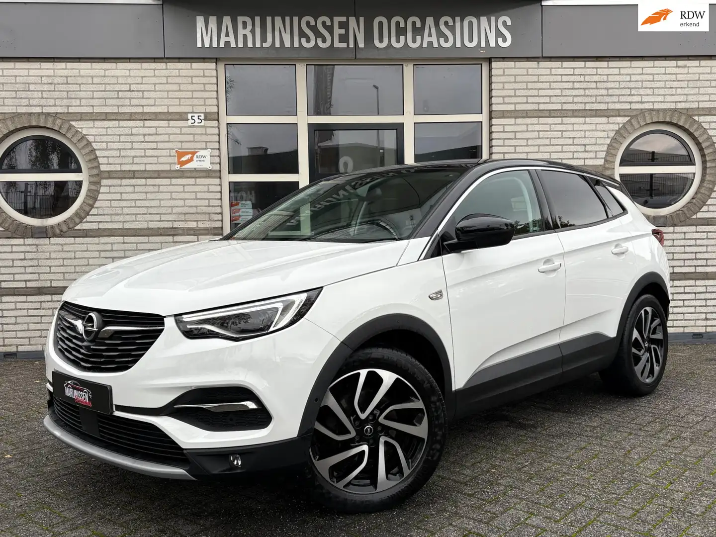 Opel Grandland X 1.2 Turbo Ultimate |Pano,Navi,Cam,PDC| Weiß - 1