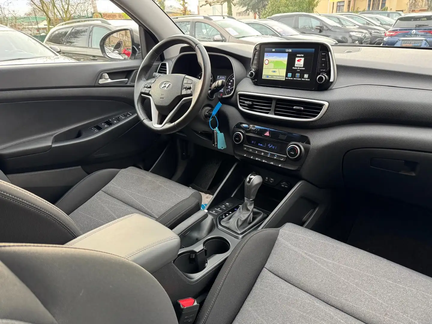 Hyundai TUCSON 1.6 T-GDI 2.HAND/KLIMA/NAVI/KAMERA/SHZ/PD Grau - 2