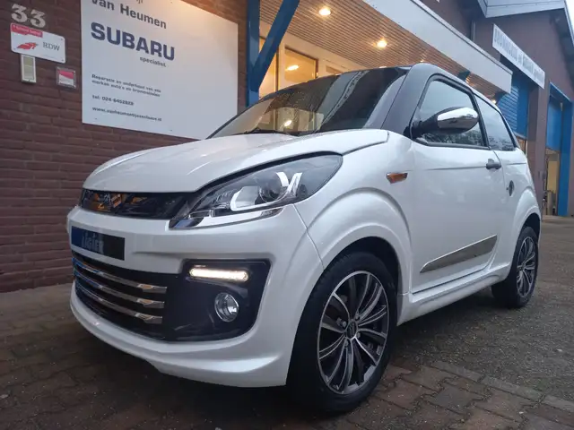 Ligier JS 50 L Elegance DCi Airco Achteruitrij camera