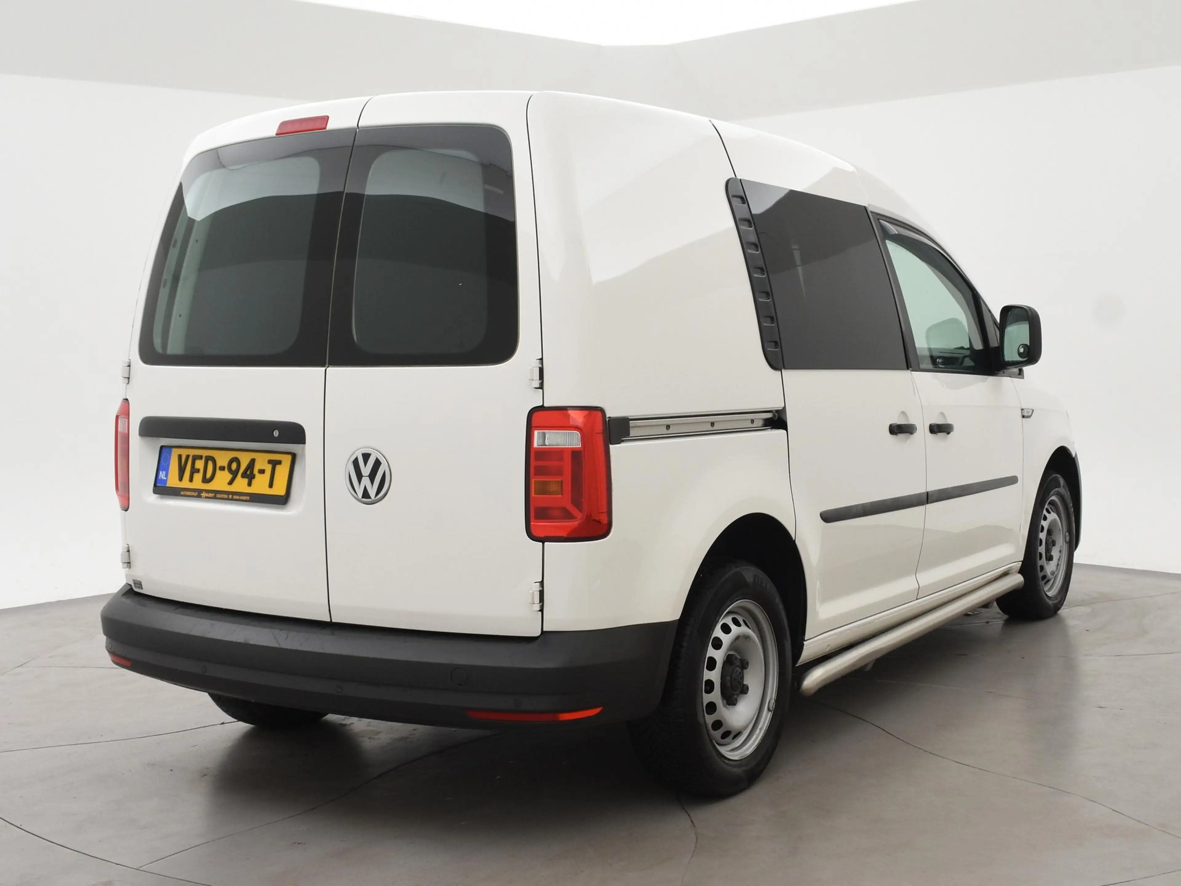 Volkswagen Caddy 2.0 TDI BMT EURO 6 + AIRCO | ORIG. NL | SIDEBARS — photo 2