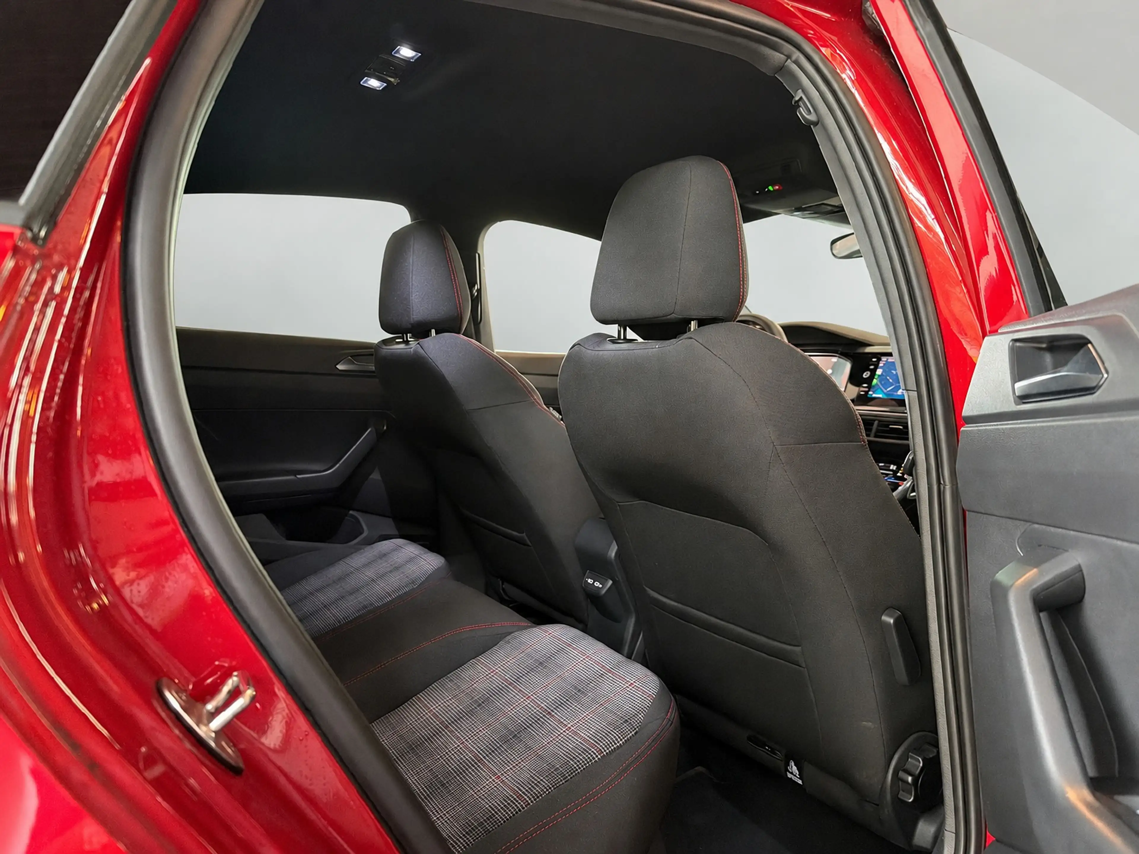 Volkswagen Polo GTI 2.0 TSI 210PK DSG SPORT VIRTUAL/LED/CARPLAY — photo 38
