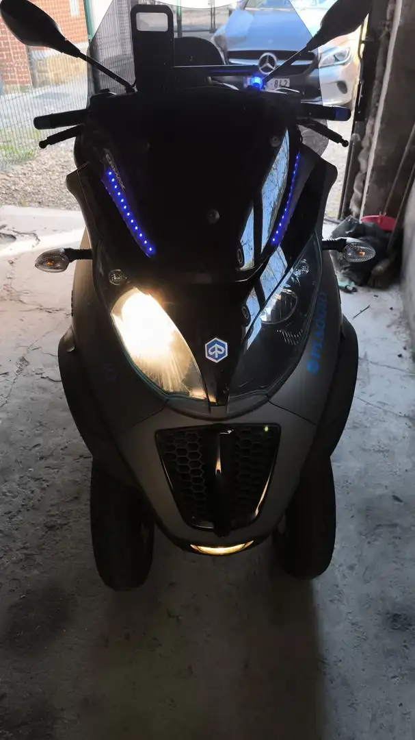 Piaggio MP3 300 Piaggio MP3 300 ie lt sport Szary - 1