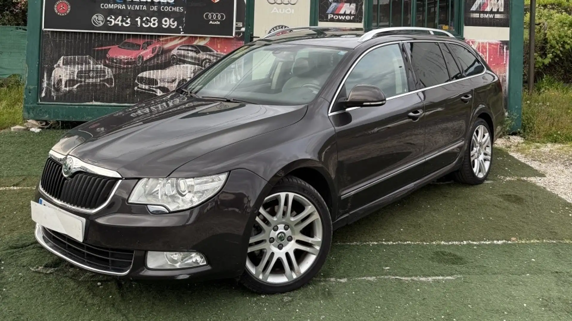 Skoda Superb Combi 2.0TDI Exclusive 170 DSG Noir - 1