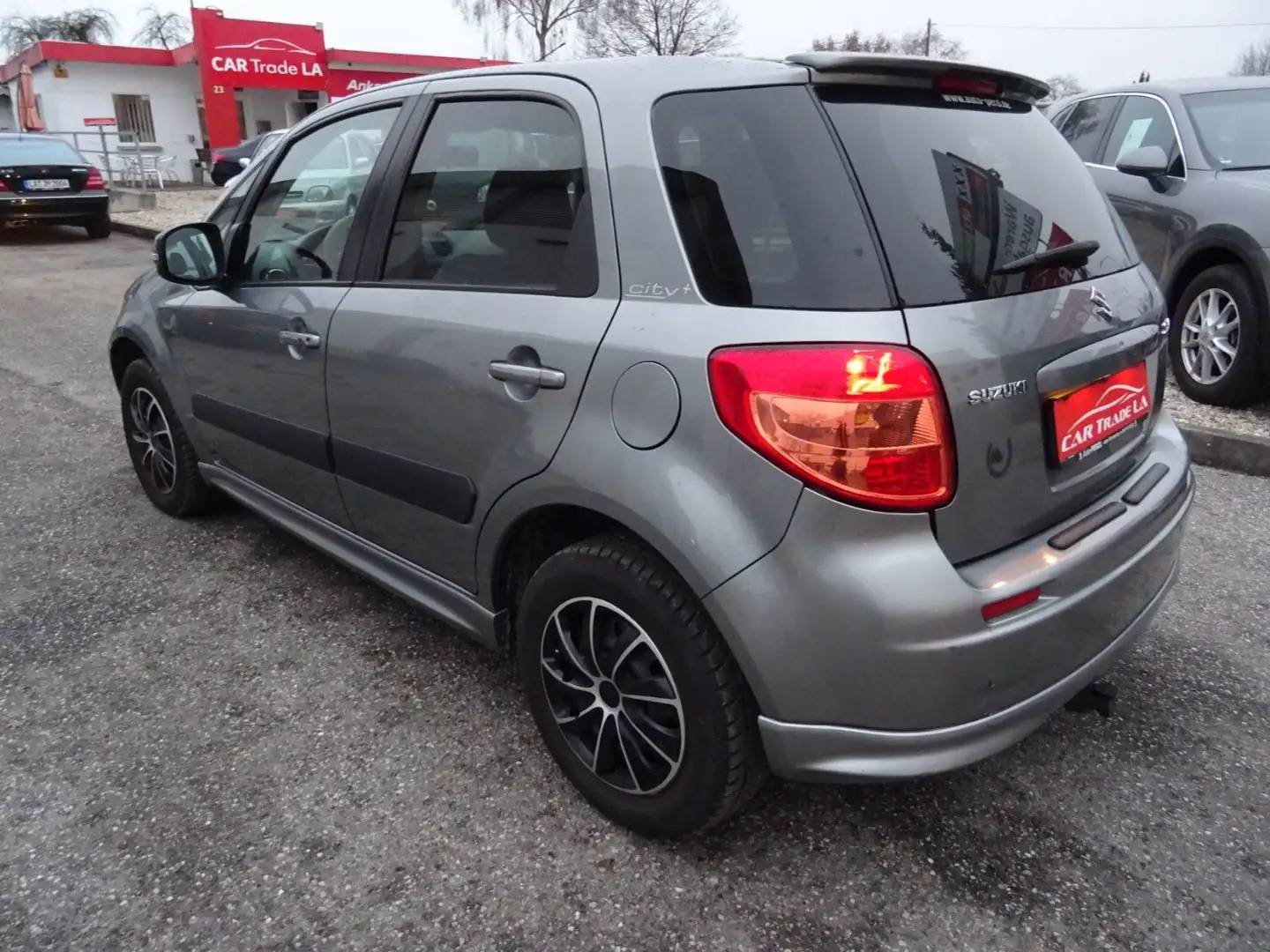 Suzuki SX4 Streetline Club 1.6i /120PS Gris - 2