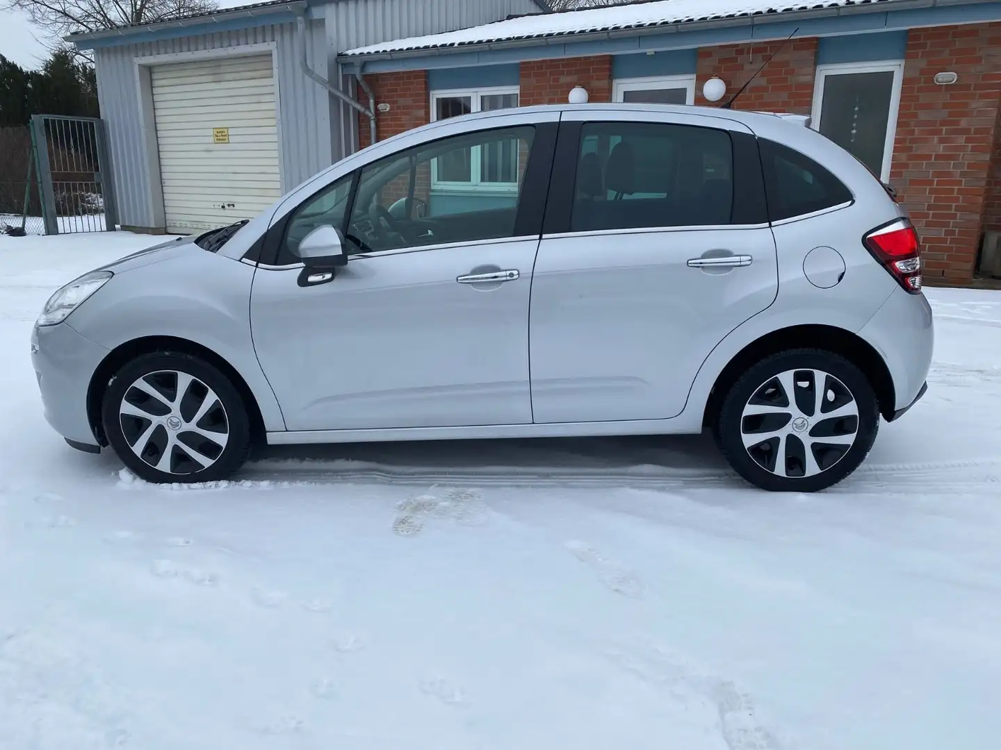 Citroen C3 Selection nur 53Tkm Pano Klima PDC Tempomat Silber - 2