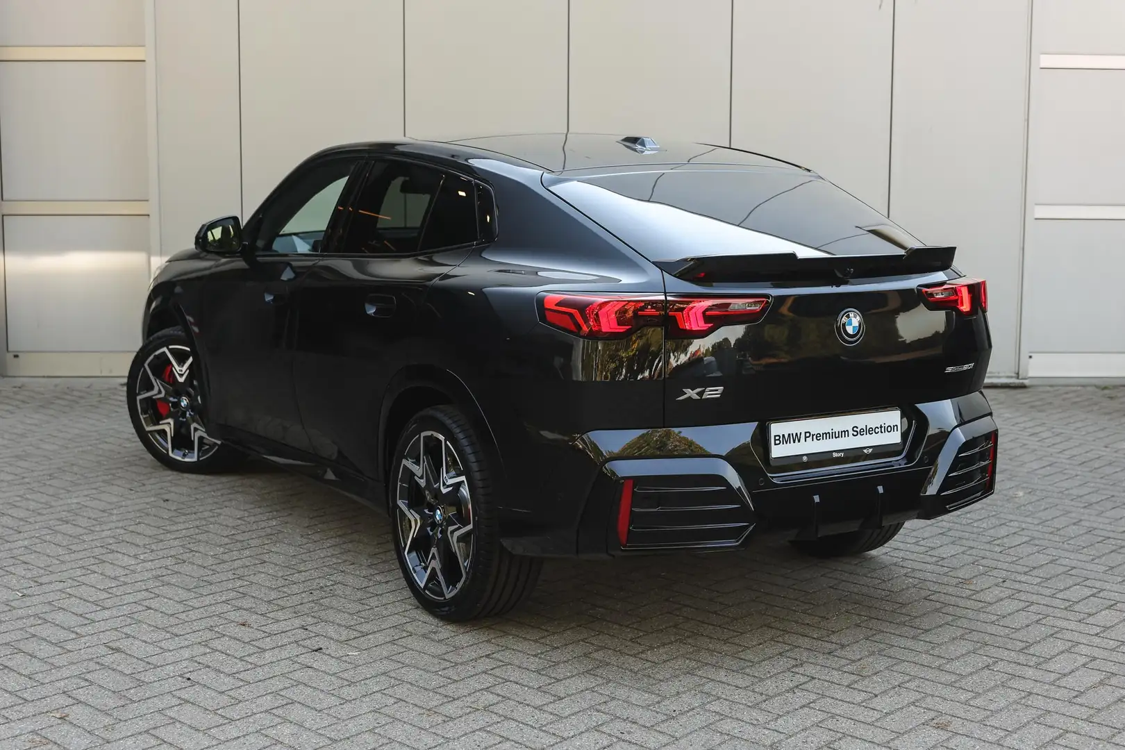 BMW X2 sDrive20i High Executive M Sport Automaat / Panora Zwart - 2