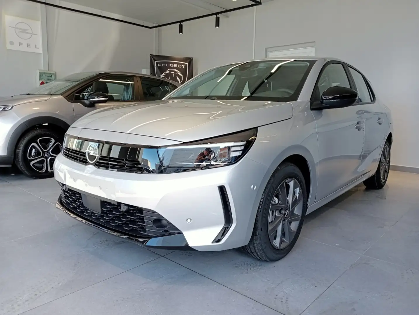 Opel Corsa 1.2T XHL Hybrid S/S Edition Aut. 110 Gris - 1