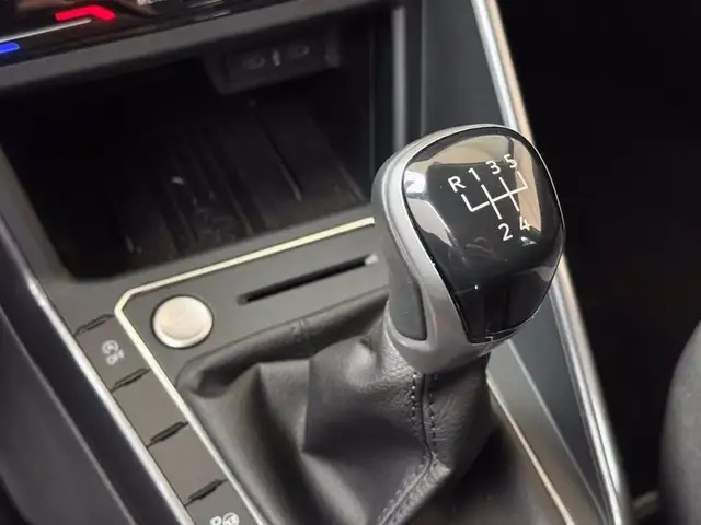 Volkswagen Polo view 25