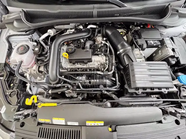 Volkswagen Polo view 12
