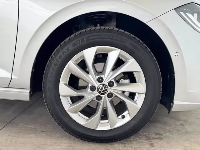 Volkswagen Polo view 14