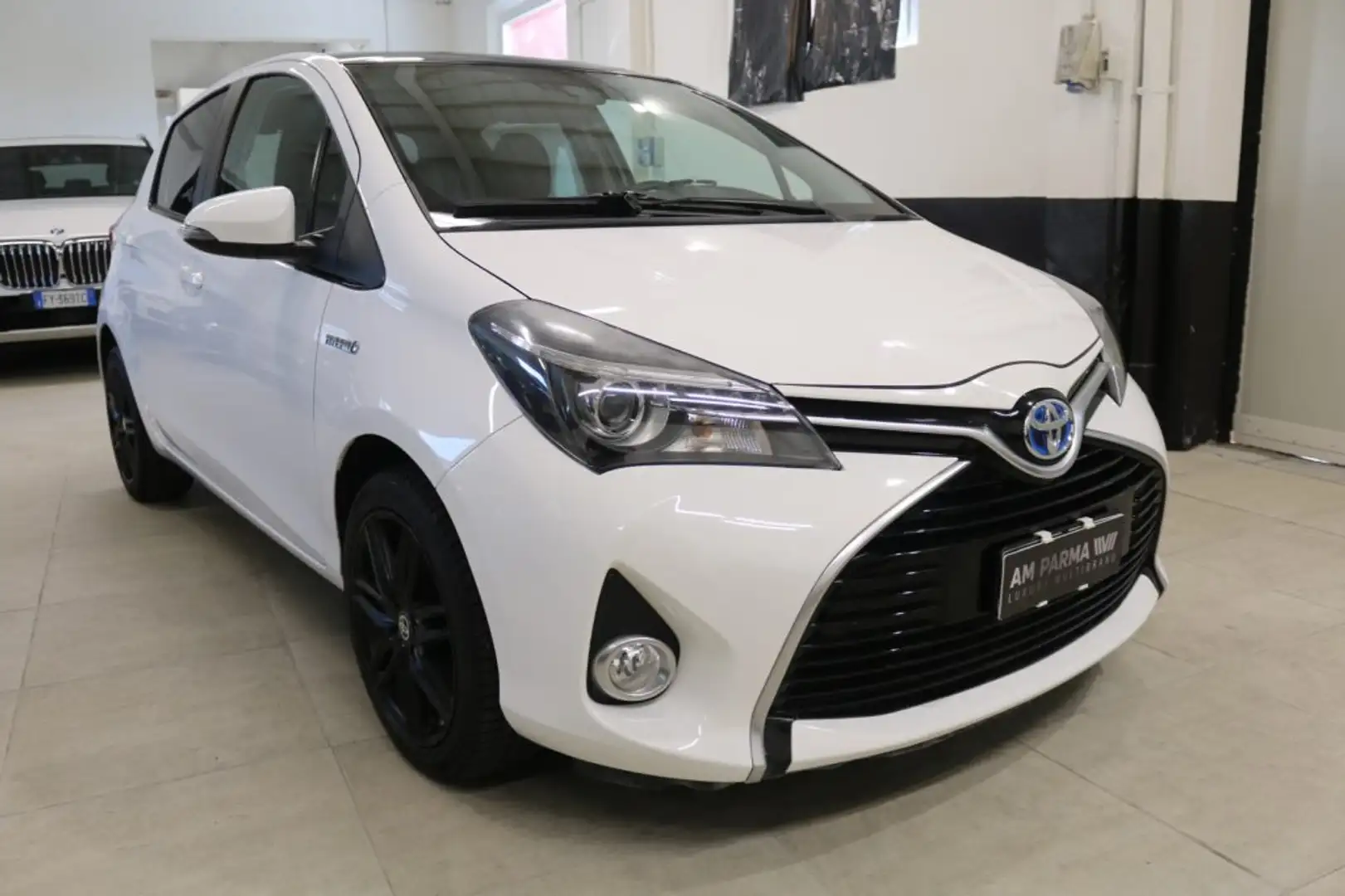 Toyota Yaris 1.5 Hybrid 5 porte Style"OK NEOPATENTATI" Bianco - 1