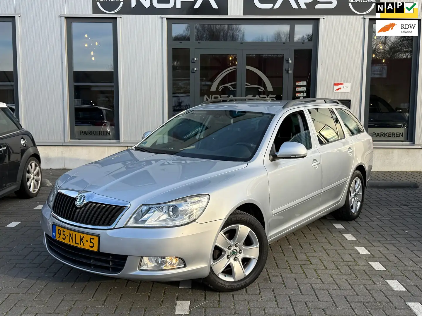 Skoda Octavia Combi 1.2 TSI Ambition Business Line|2de eig|Navi Grijs - 1