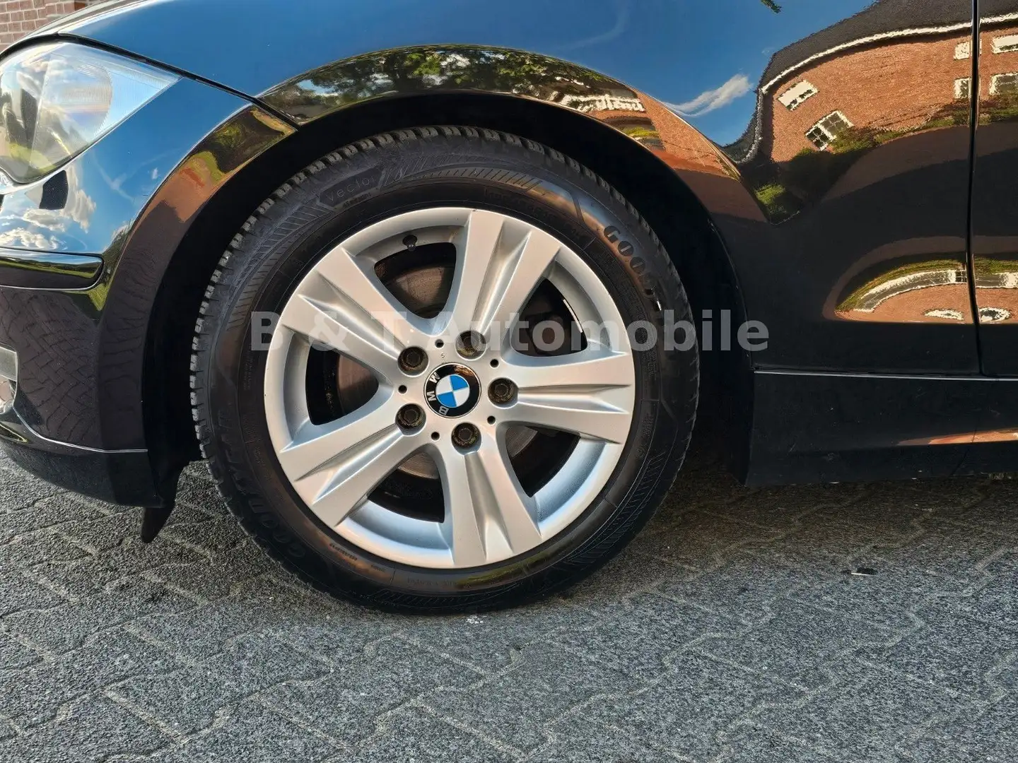 BMW 116 d Lim. Advantage-Paket Start/Stopp-Automatik Schwarz - 2