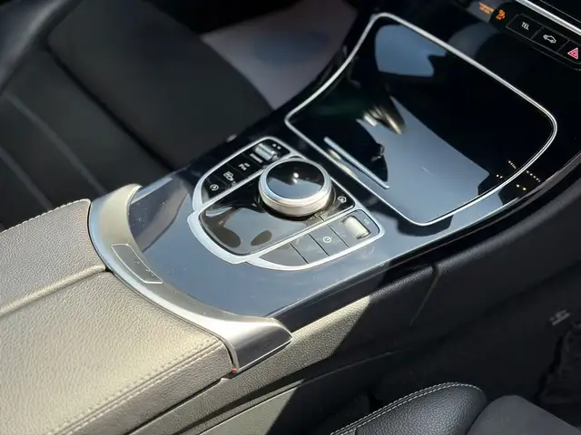 Mercedes-Benz C-Class view 14