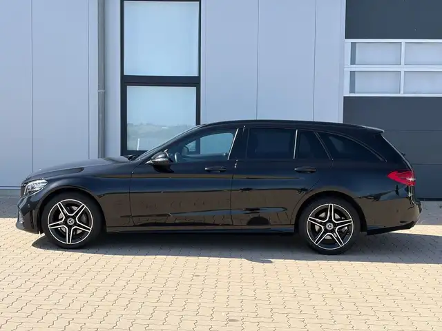 Mercedes-Benz C-Class view 4