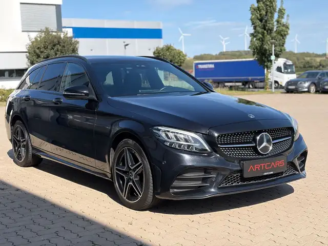 Mercedes-Benz C-Class view 3