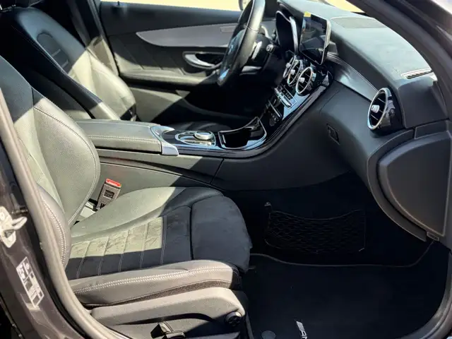 Mercedes-Benz C-Class view 11