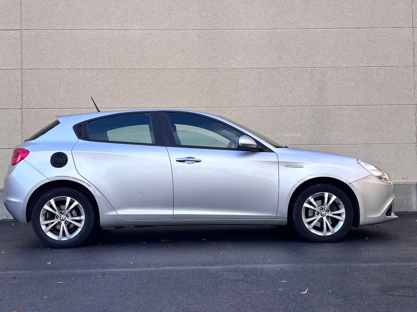 Alfa Romeo Giulietta Giulietta 1.6 JTD M-Jet Progression Start Silber - 2