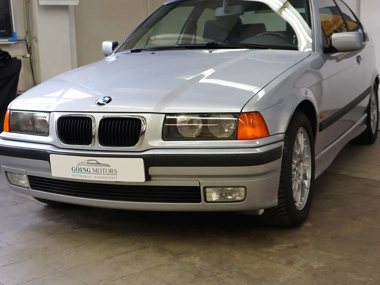 BMW 323 E36 323ti Compact aus 1. Rentnerhand im Originalzustand, foto 7