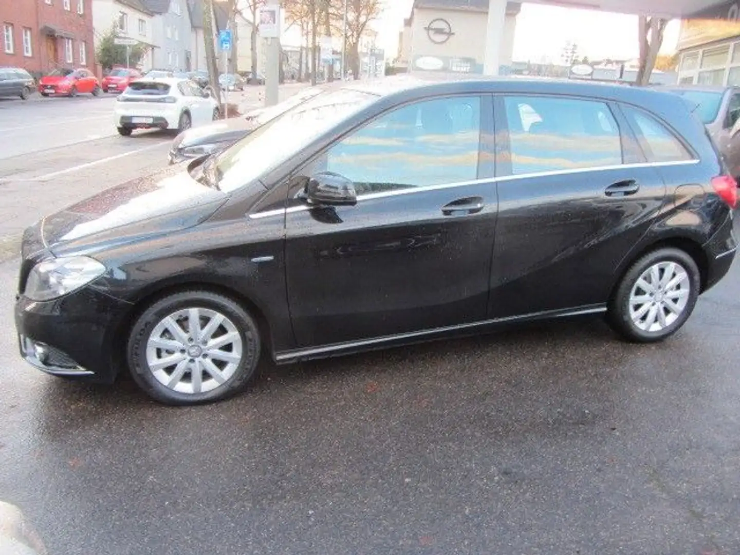 Mercedes-Benz B 180 Navig, Sitzheiz. PDC vo u. hi. Start Stopp Schwarz - 2