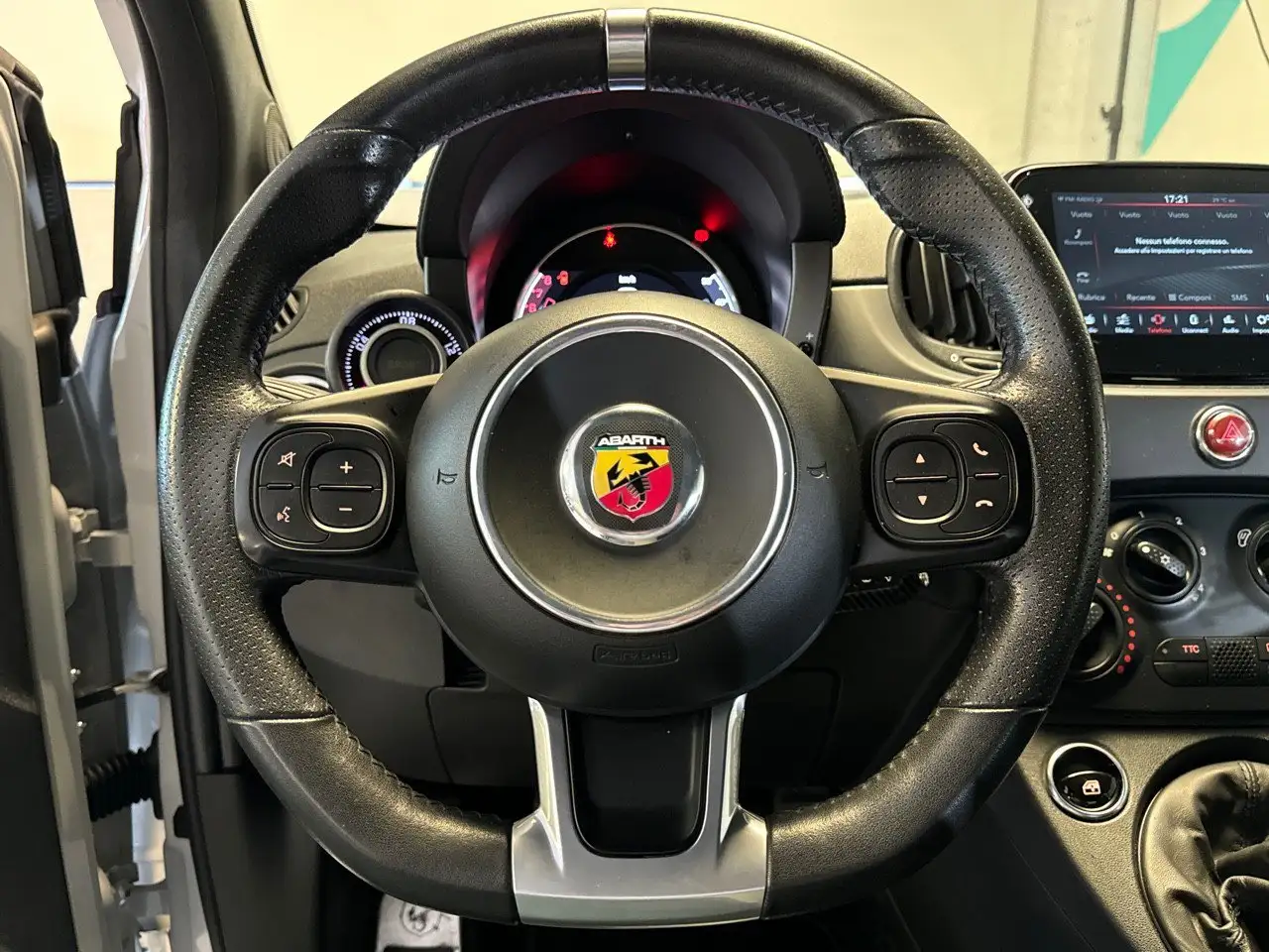Abarth 500 2022 — фото 12