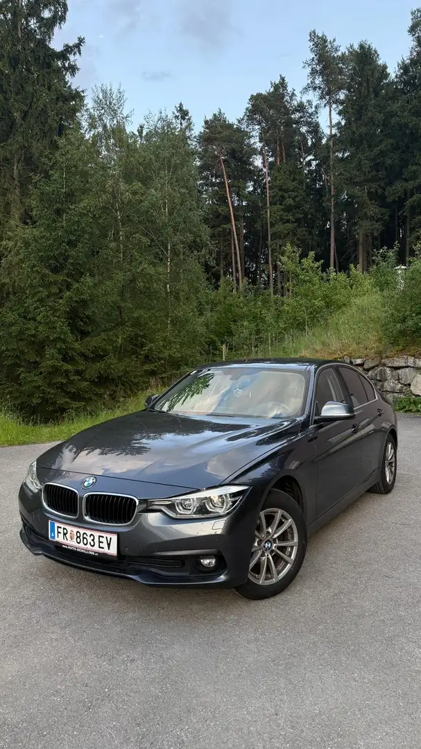 BMW 318 318d - 1