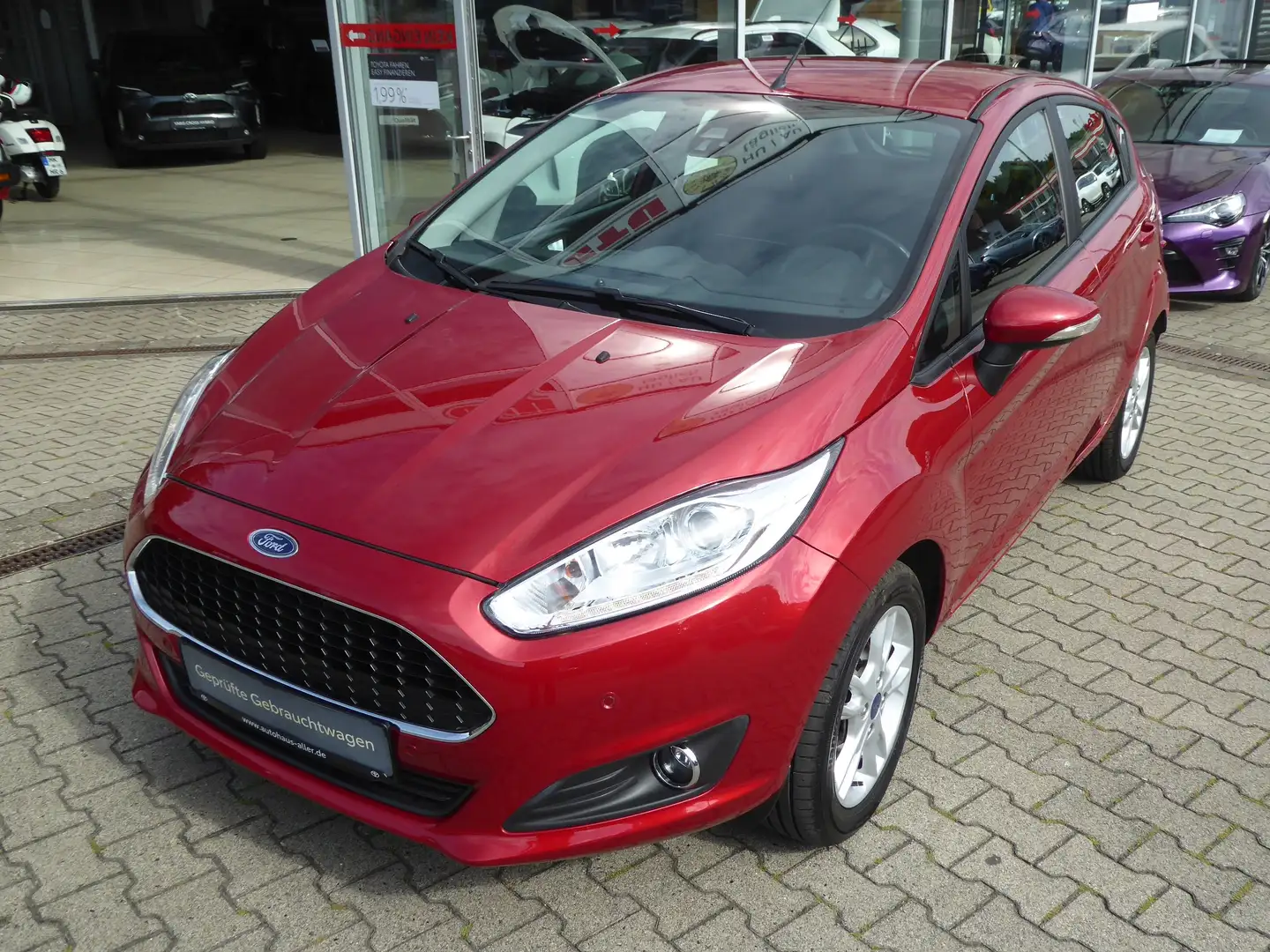 Ford Fiesta Trend + Winterräder Rot - 1