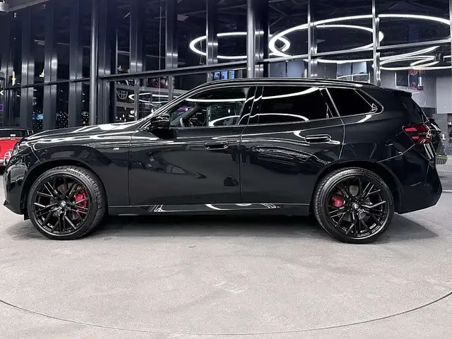 BMW X3 M50 Aut., Innovations & Premium Paket, 8-fach Ansicht 3