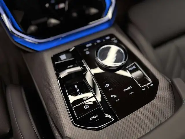 BMW X3 M50 Aut., Innovations & Premium Paket, 8-fach Ansicht 18