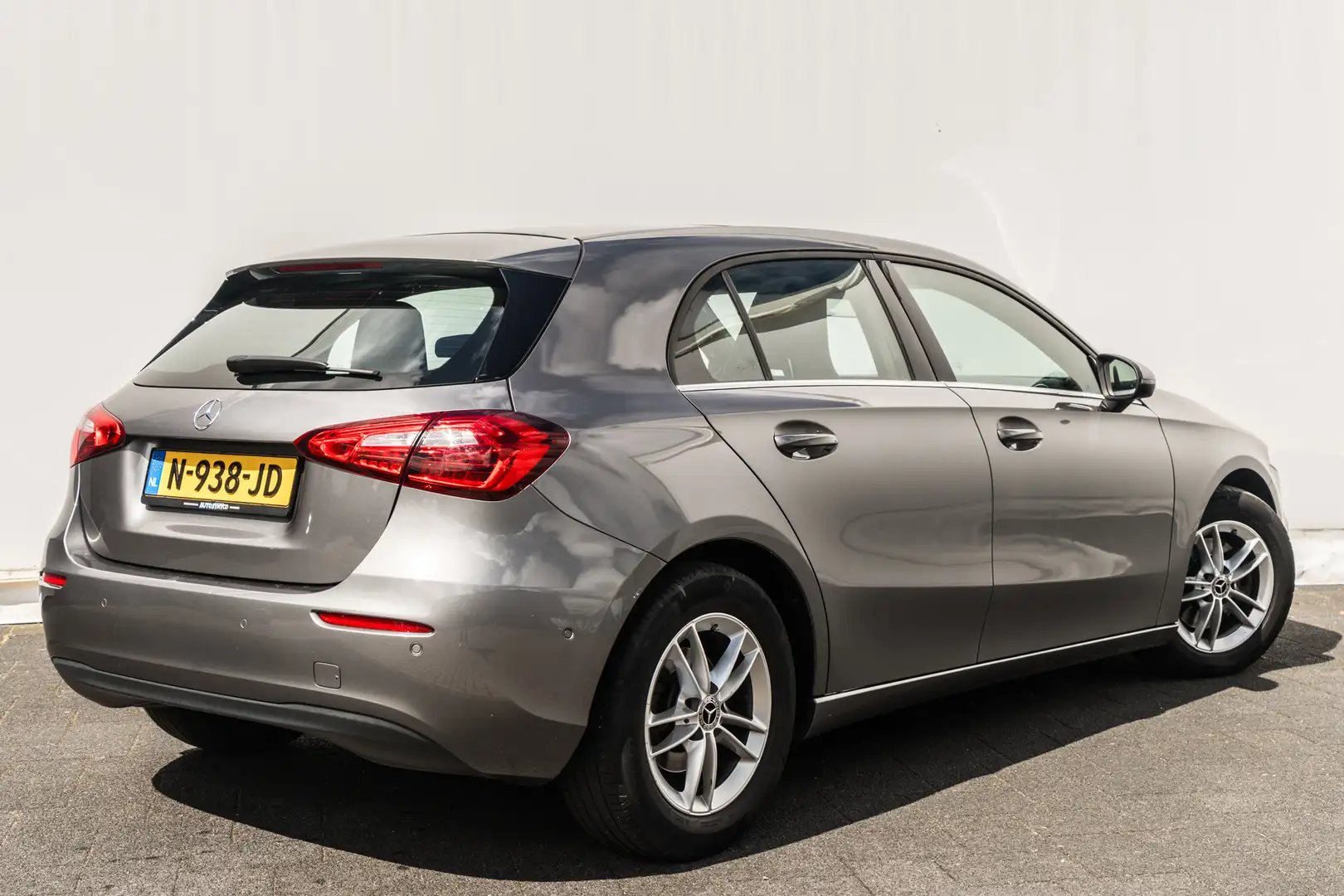 Mercedes-Benz A 200 200d Automaat Premium I Panoramadak I Zwart Leder Grijs - 2