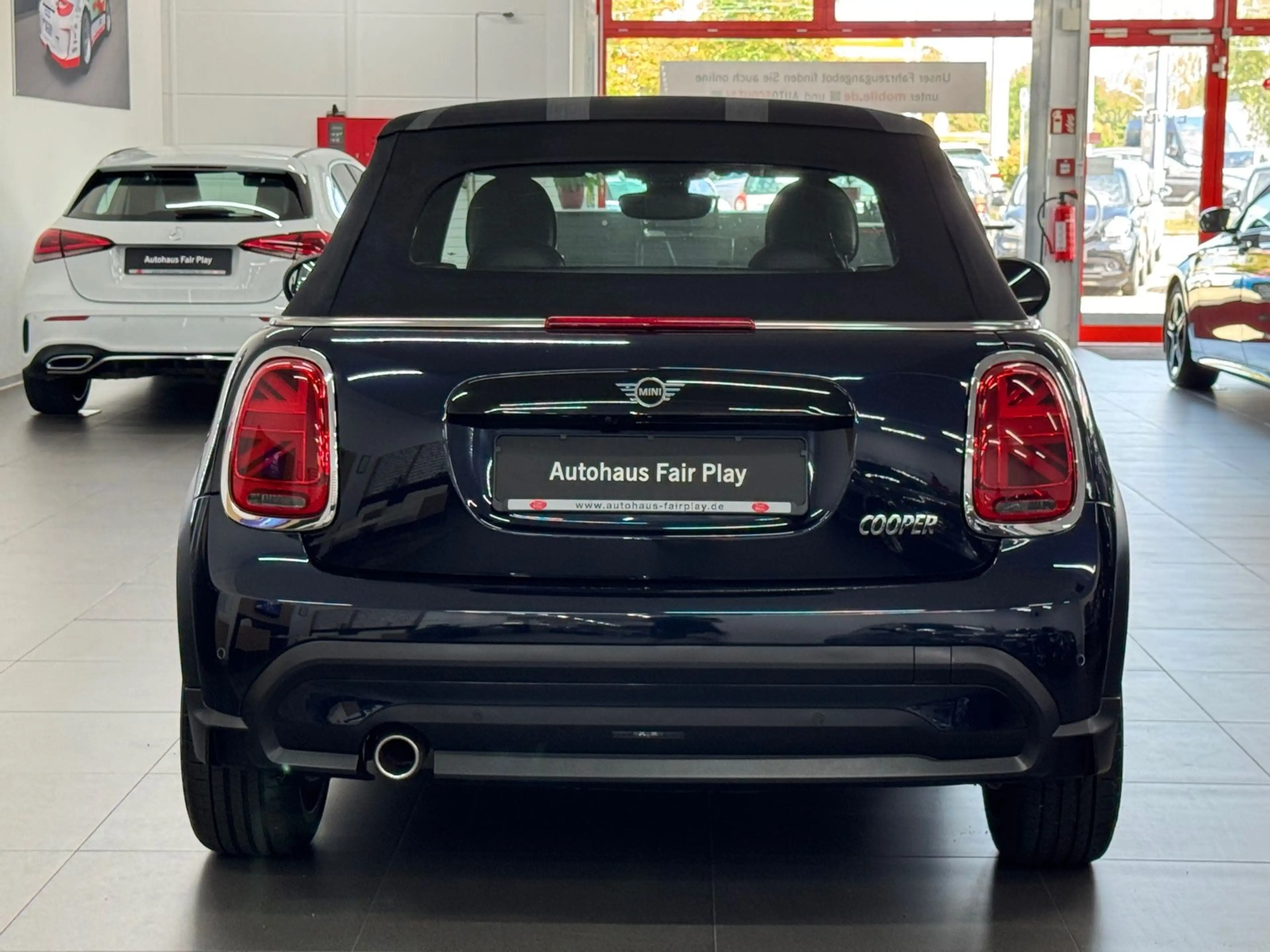 MINI Cooper Cabrio " Yours "Aut LED/NAV/CARPLAY/U-FREI — photo 7
