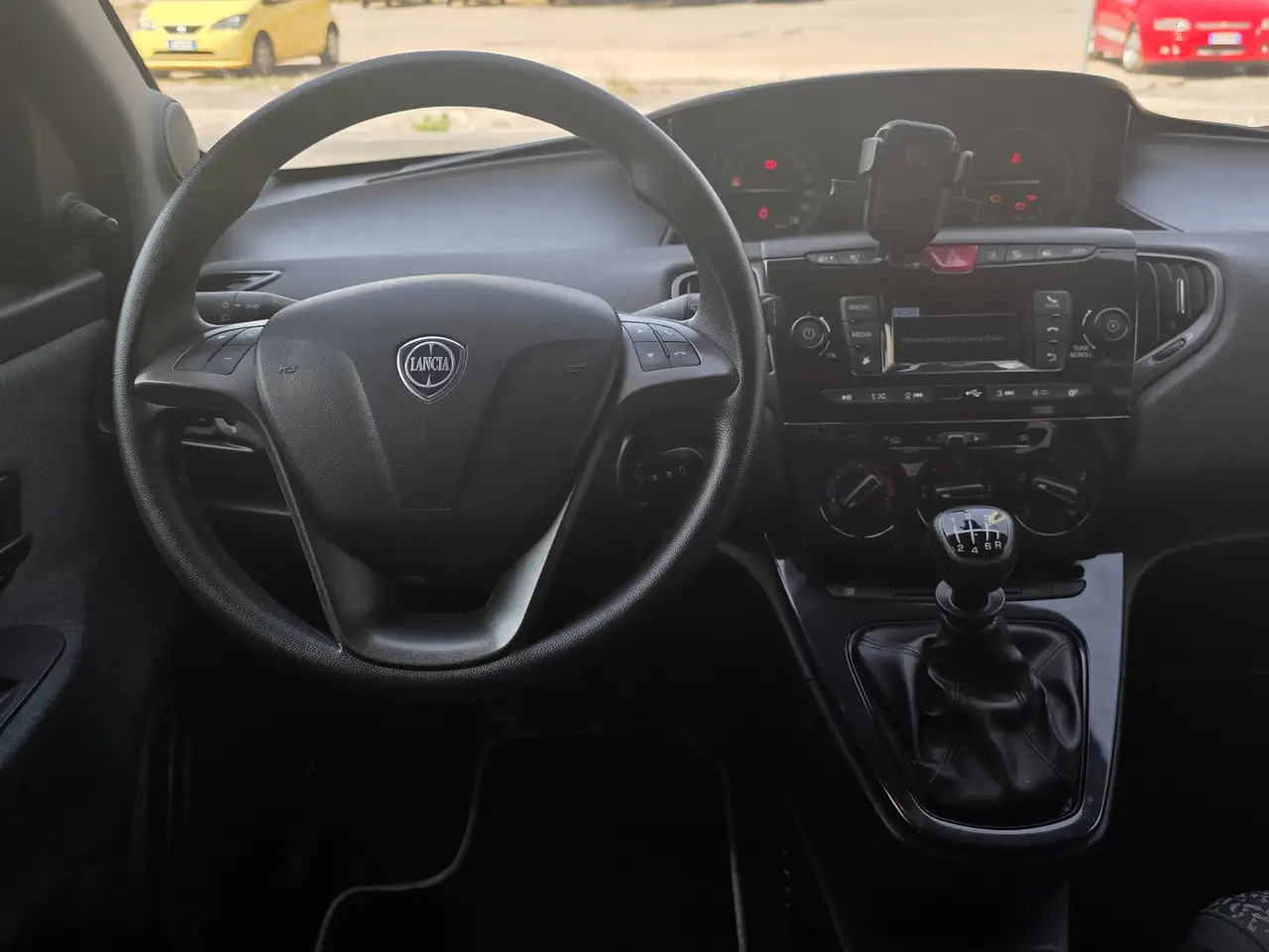 Lancia Ypsilon 2021 — фото 11
