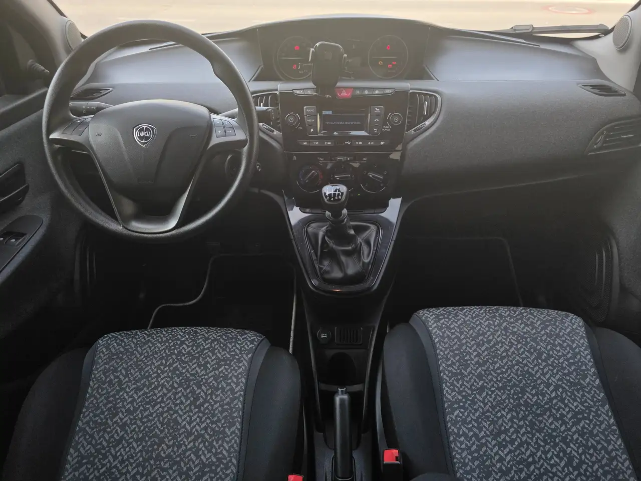 Lancia Ypsilon 2021 — фото 12