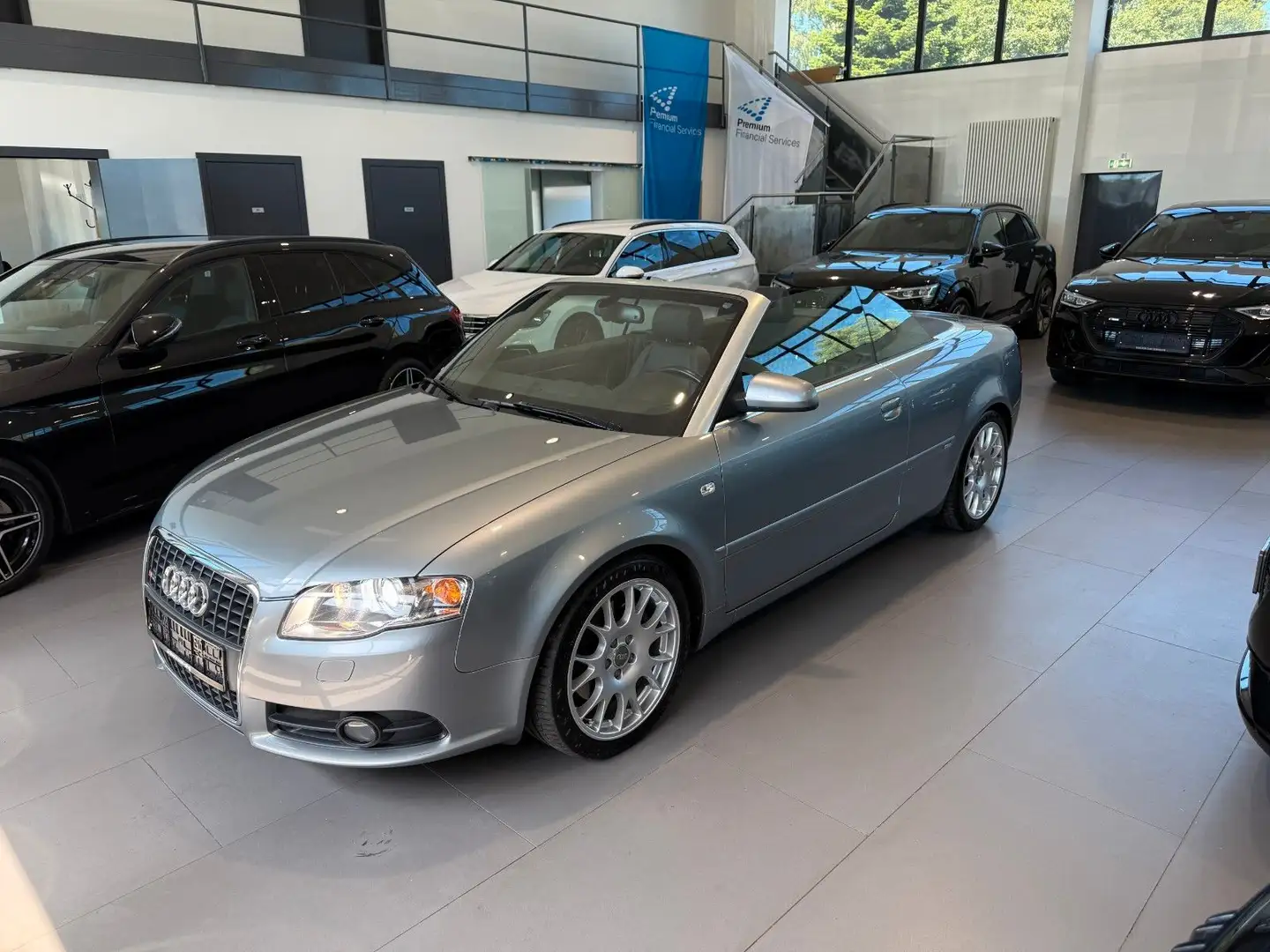 Audi A4 Cabriolet 3.0 TDI quattro S-Line/Leder/Bose Grau - 1