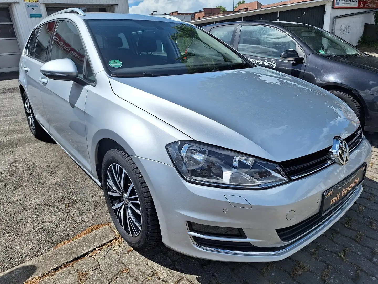 Volkswagen Golf Variant Allstar BMT wenig KM Silber - 1