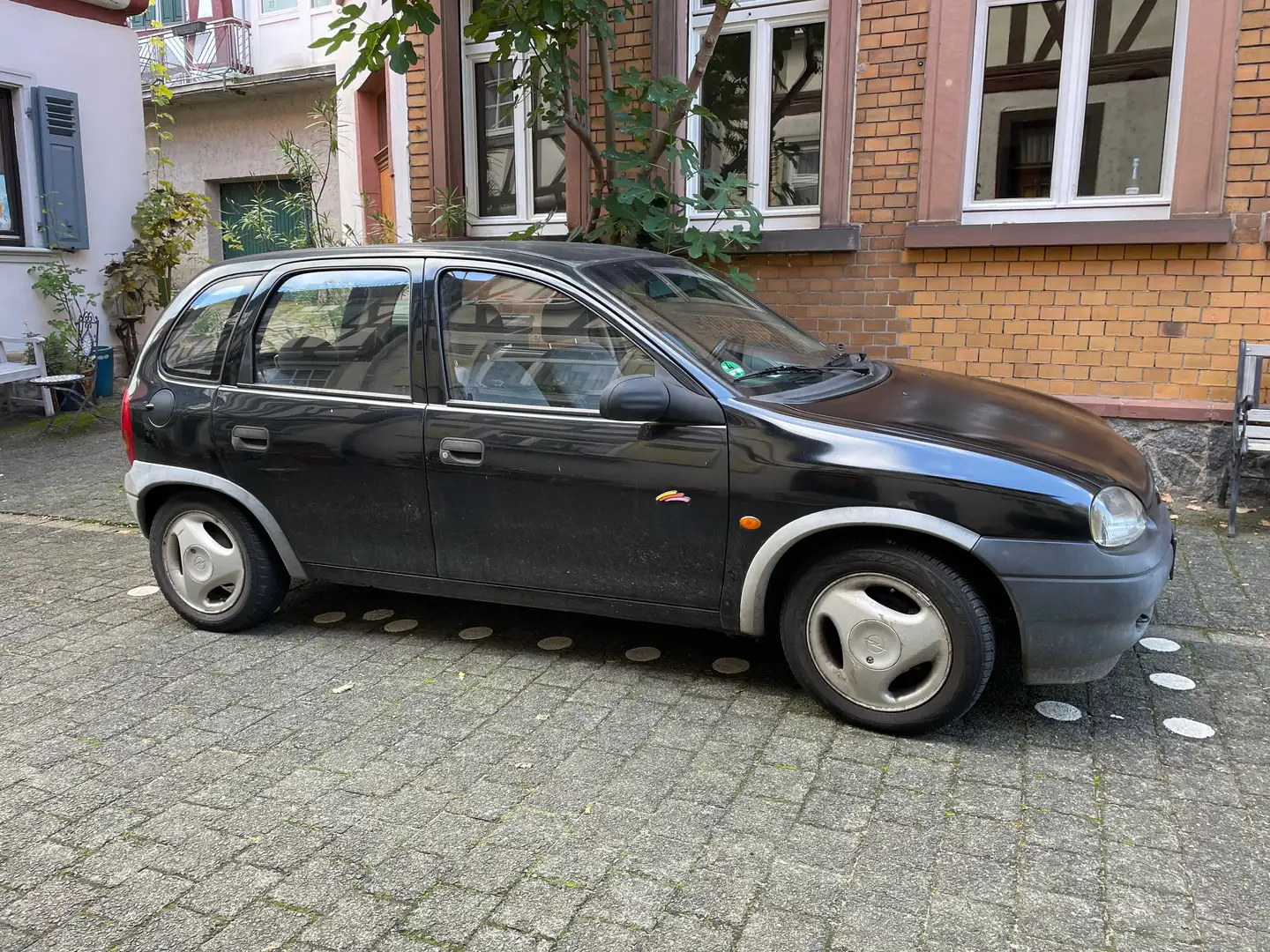 Opel Corsa Corsa Swing Schwarz - 1