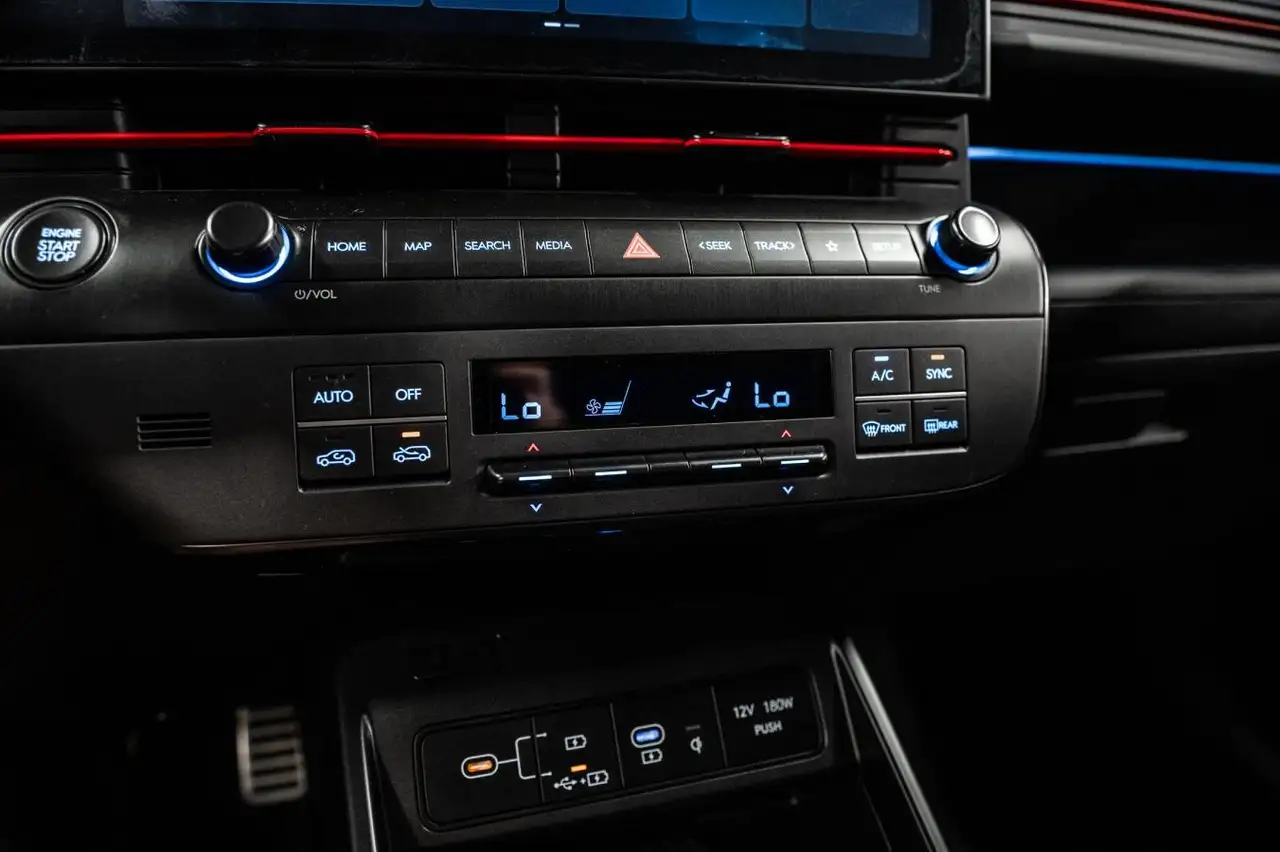 Hyundai KONA снимка Hyundai KONA