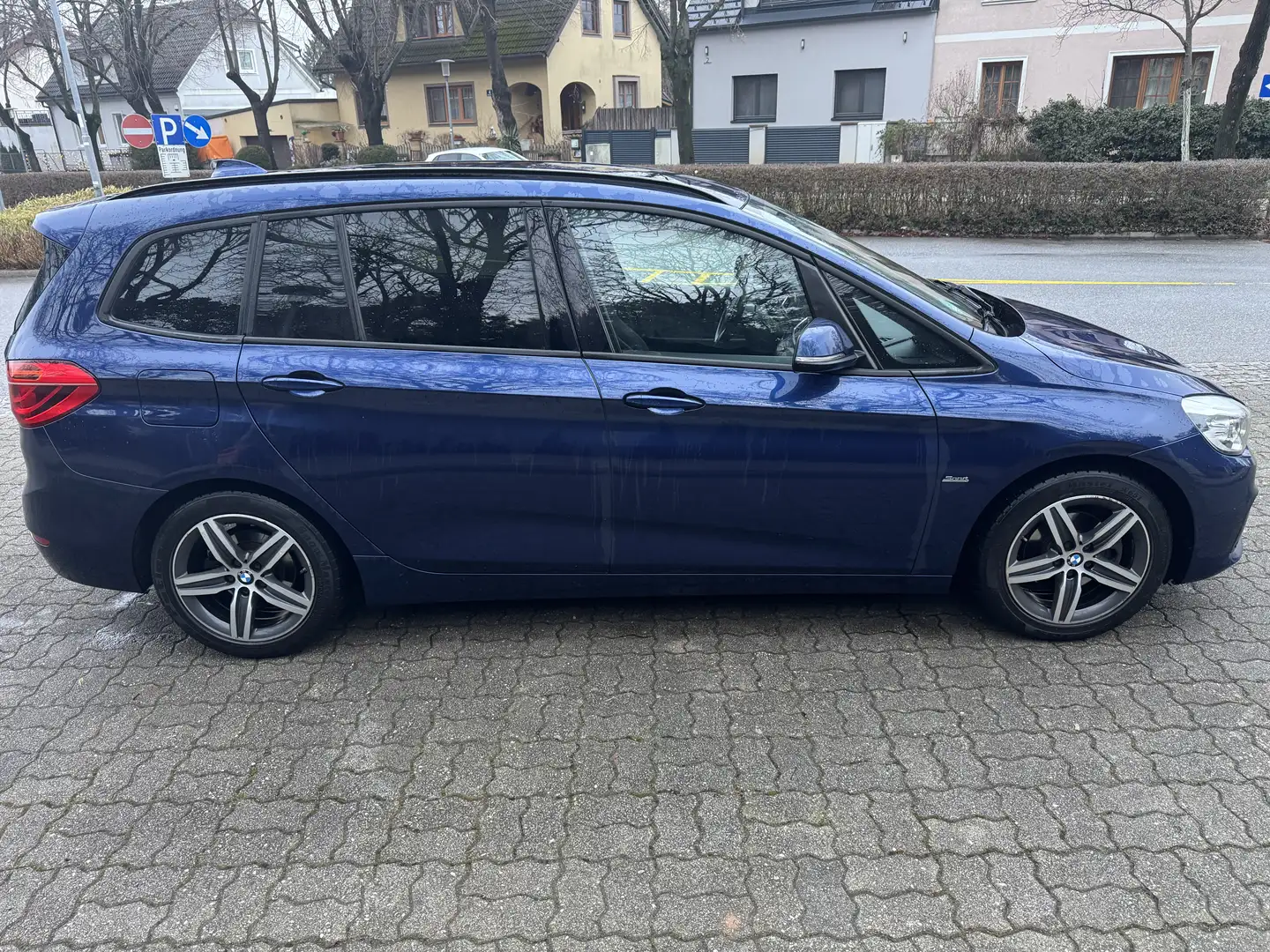 BMW 216 216d Gran Tourer Sport Line Aut. Sport Line Blau - 2